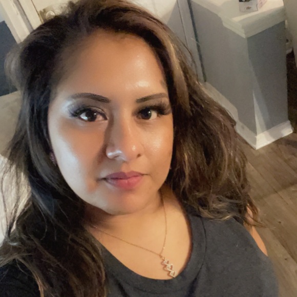 Meet your Posher, Lourdes - Picture 1 of 1